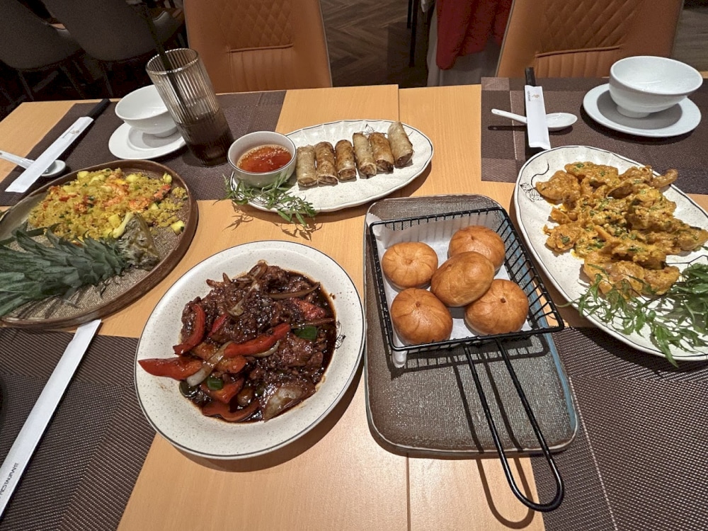 d'LIONS Restaurant serves authentic Singaporean cuisine